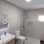 Casa Hubara Lanzarote, Brand New, Bright And Quiet بيت للعطل *