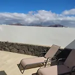 Casa Hubara Lanzarote, Brand New, Bright And Quiet بيت للعطل *